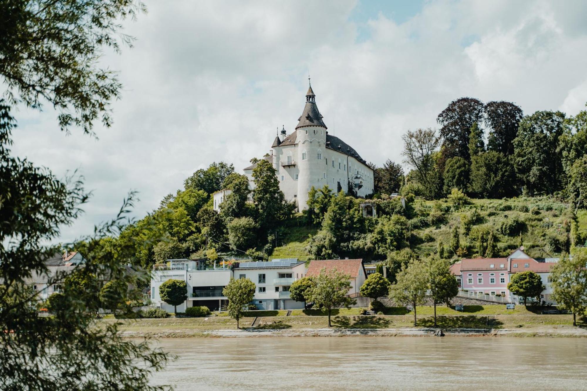 Privatzimmer - Sieben An Der Donau Ottensheim Exterior foto